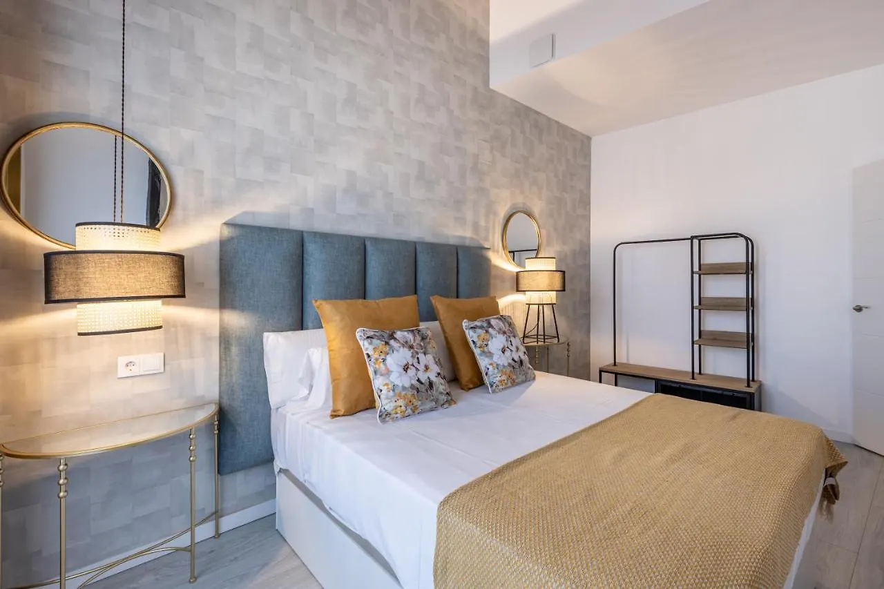 Apartamentos Puerta Elvira Suites 3000 Granada İspanya