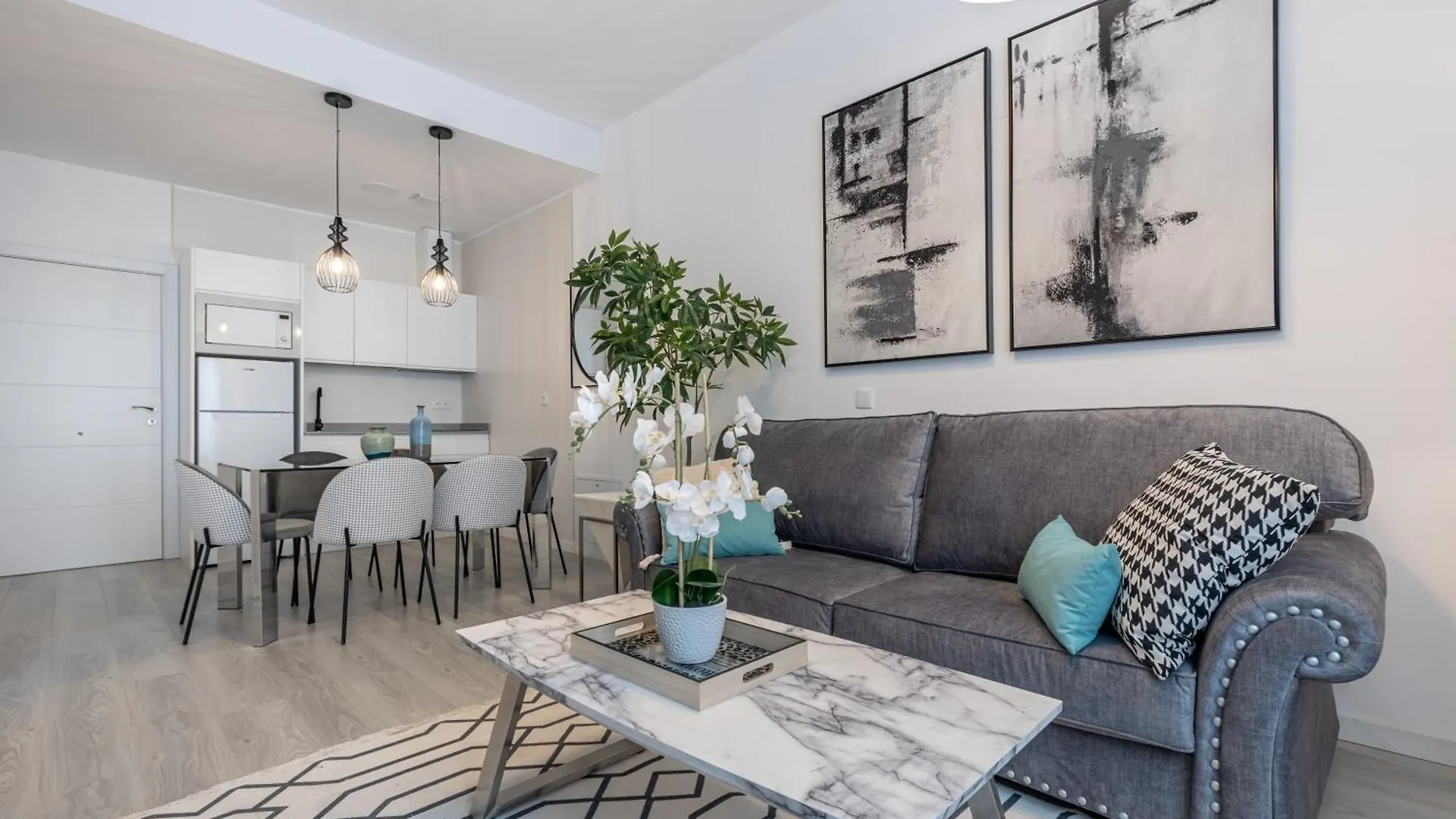 Apartamentos Puerta Elvira Suites 3000 Granada 0*,  Spain