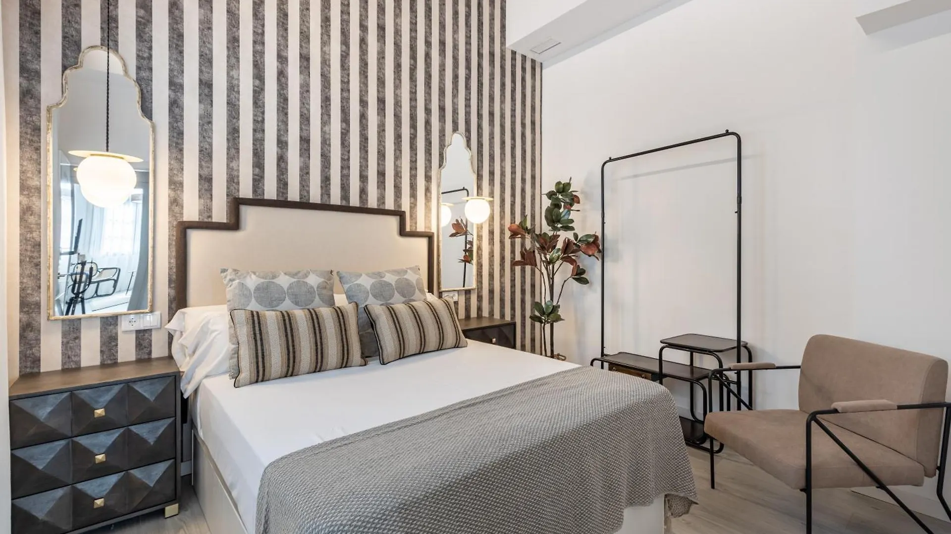 Apartamentos Puerta Elvira Suites 3000 Granada