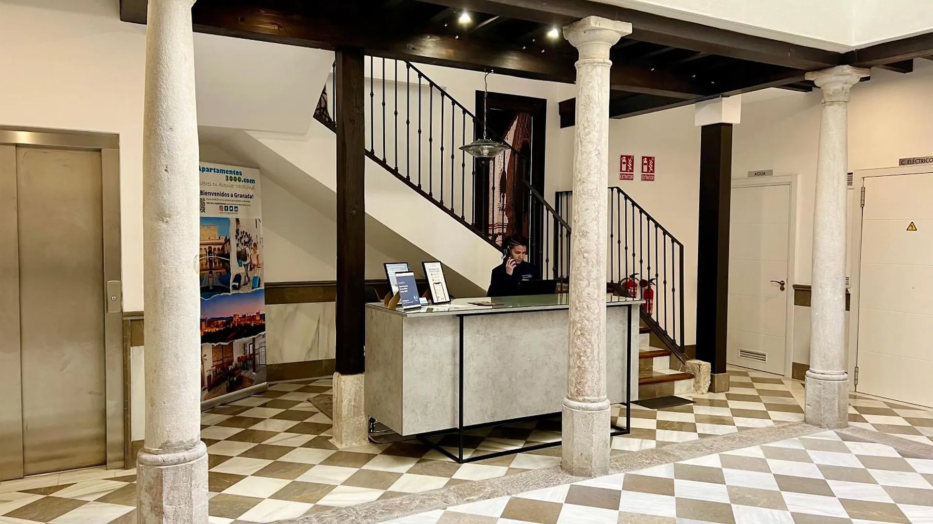 Apartamentos Puerta Elvira Suites 3000 Granada 0*,  Spain